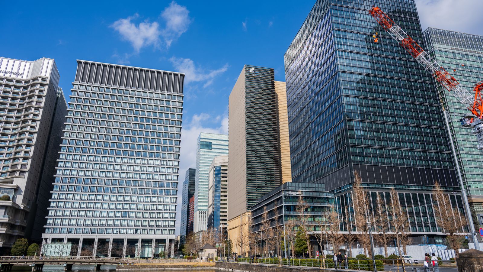 東京の高層ビル群・人的資本経営の舞台